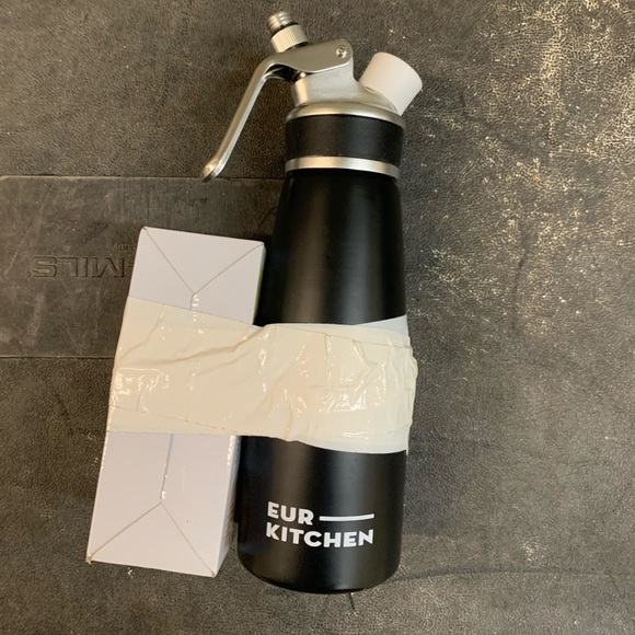 Eur Kitchen Professional Whipped Cream Dispenser. - Picture 2 of 5